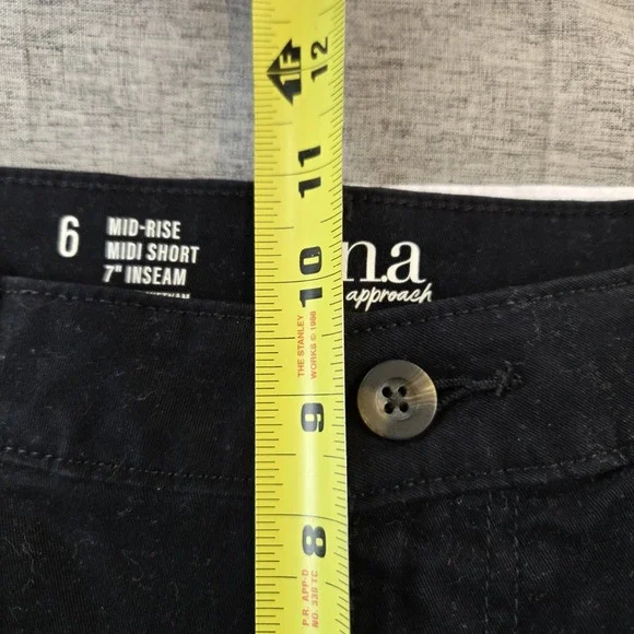 Lot Of 2 A.N.A. Women's Twill Bermuda Shorts 1 White 1 Black 7" Inseam Size 6 - Picture 8 of 10